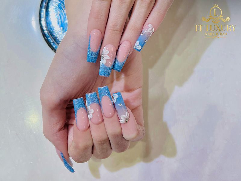 LT Luxury Nails & Bar